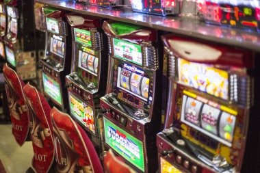 Live dealer dealing cards on doodle baccarat