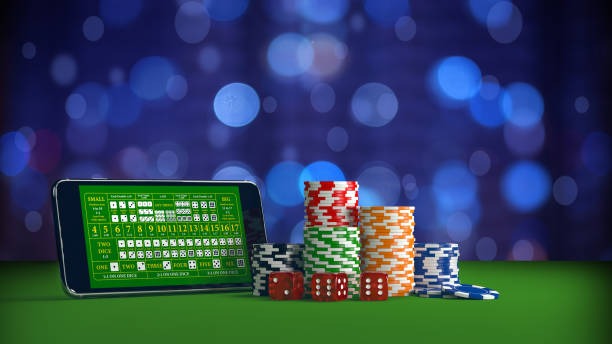 Live BandarQ hand with player cards and betting options